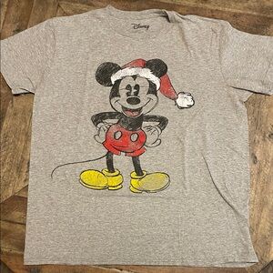 Disney Gray Christmas T-Shirt with Santa Mickey Mouse Size Large